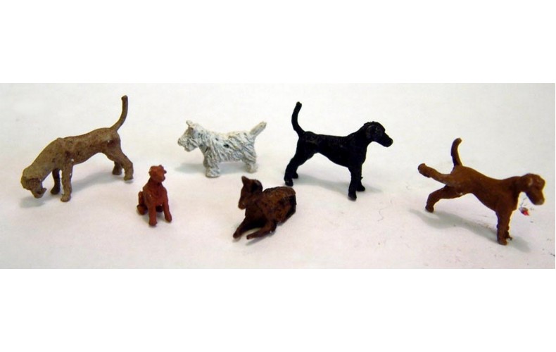 F66p Painted 6 Assorted Dogs OO Scale 1:76 Painted Model