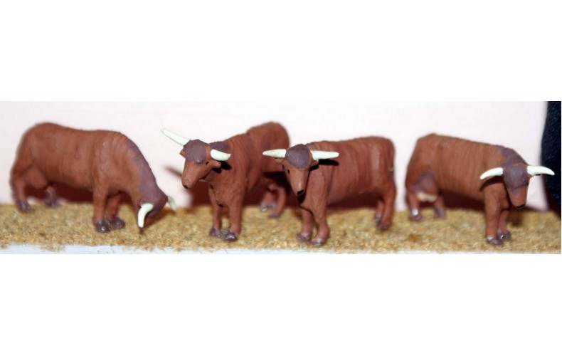 F68a 4 Highland Cattle various stances Unpainted Kit OO Scale 1:76