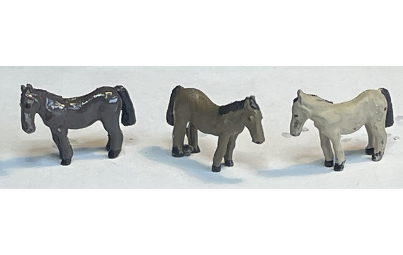 F72a 3 Pitt Ponies (unharnessed) or Field Ponies Unpainted Kit (OO/HO Scale 1/76th)