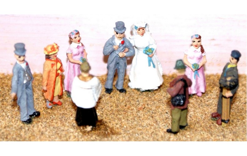 F74 White Wedding scene (1940's on) Unpainted Kit OO Scale 1:76 