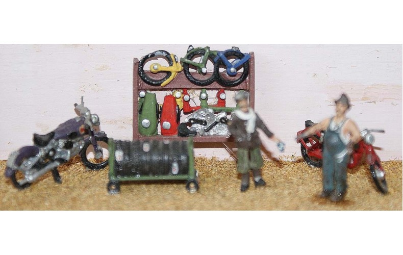 F75e Motor-cycle shop fitting & figures Unpainted OO 1:76 Scale Model Kit