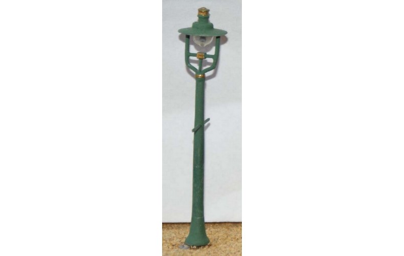 F83b 4 LNWR Station Lamps(Tapered Post) Unpainted Kit OO Scale 1:76