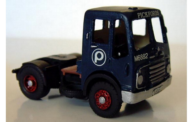 G122 Bristol tractor Longwell Green cab 1961 Unpainted Kit OO Scale 1:76