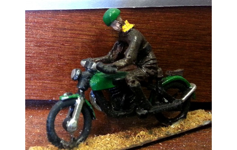 G12 early Motor Cycle & Rider Unpainted Kit OO Scale 1:76