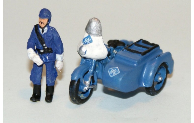 G12c RAC Motorbike/sidecar + fig Incl transfers Unpainted Kit OO Scale 1:76