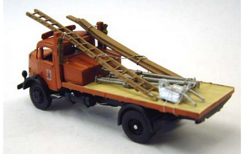 G147 Dennis Pax 5-6 ton flatbed 1950's Unpainted Kit OO Scale 1:76