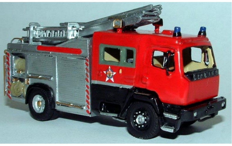 G185 Leyland Fire Engine (escape ladder) 80's Unpainted Kit OO Scale 1:76