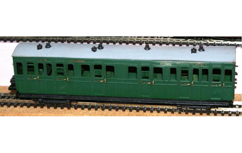 J2 L. & B. 1st/3rd Composite coach Unpainted Kit OO Scale 1:76