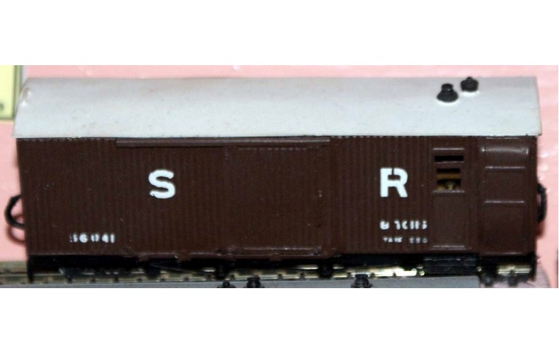 J4 L.& B. Bogie Brake van Unpainted Kit OO Scale 1:76