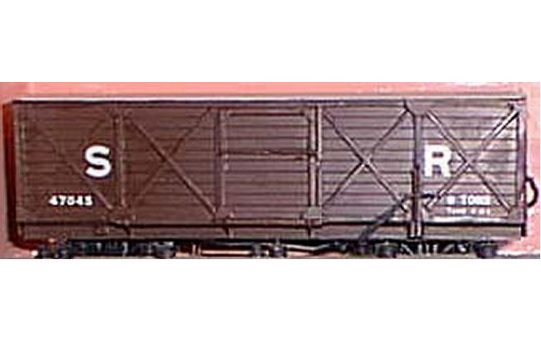 J9 L. & B. Howard Bogie Box Van Unpainted Kit OO Scale 1:76