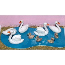 L24p Painted 3 Swans & 3 Cygnets O Scale 1:43