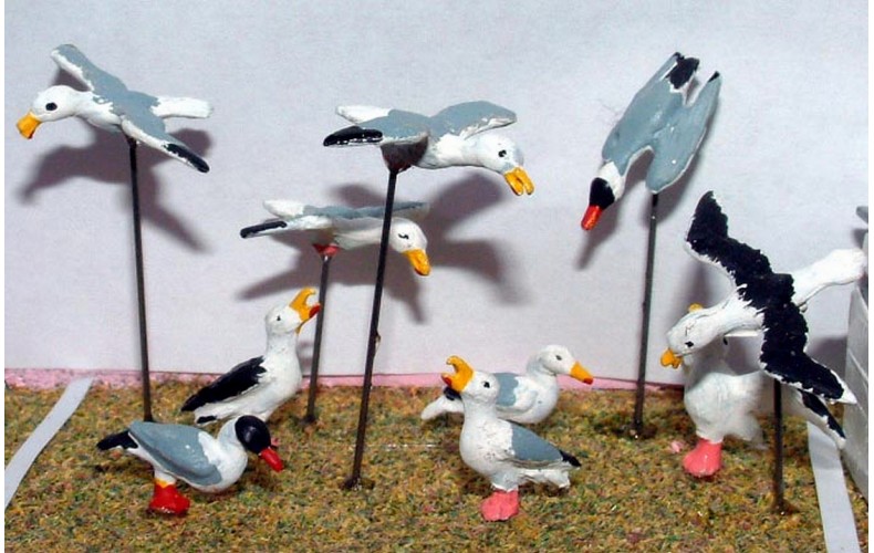 L28 10 Assorted Seagulls Unpainted Kit O Scale 1:43