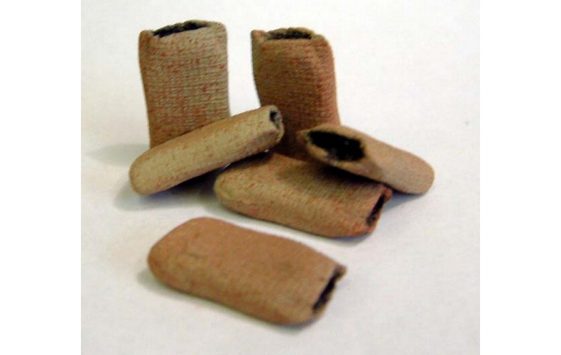 L38p Painted 6 Coal/Aggregate Sacks (O Scale 1/43rd)