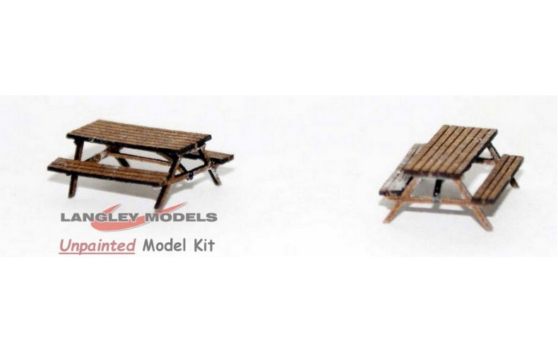 L49 pair wooden pub tables/benches Unpainted Kit O Scale 1:43