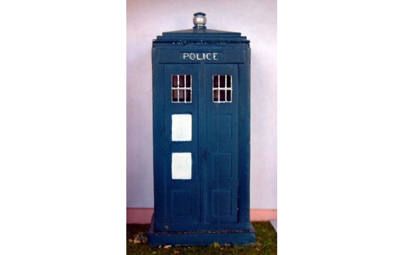 L5p Painted Police Telephone Box (resin) O Scale 1:43