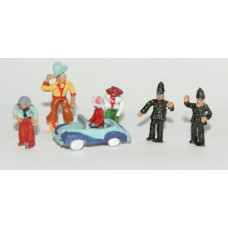 Coming Soon NCIR2 Clowns with Car, Comedy Policeman, Unpainted Kit (N Scale 1/148th)