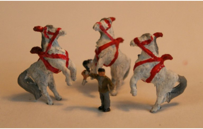NCIR6 3 x Liberty Horses & Trainer Unpainted Kit (N Scale 1/148th)