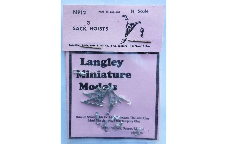 NP12 3 Sack Hoists Unpainted Kit N Scale 1:148