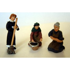 OF21 3 Working Women, scrubbing, mopping etc  Unpainted Kit O Scale 1:43