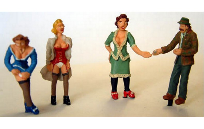 OF22 In Bad Taste- 3 ladies of the night & punter Unpainted Kit O Scale 1:43