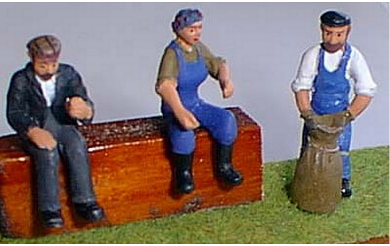 OF9p Painted 3 x Farm Figures (2 sitting one standing) (O scale 1/43rd)