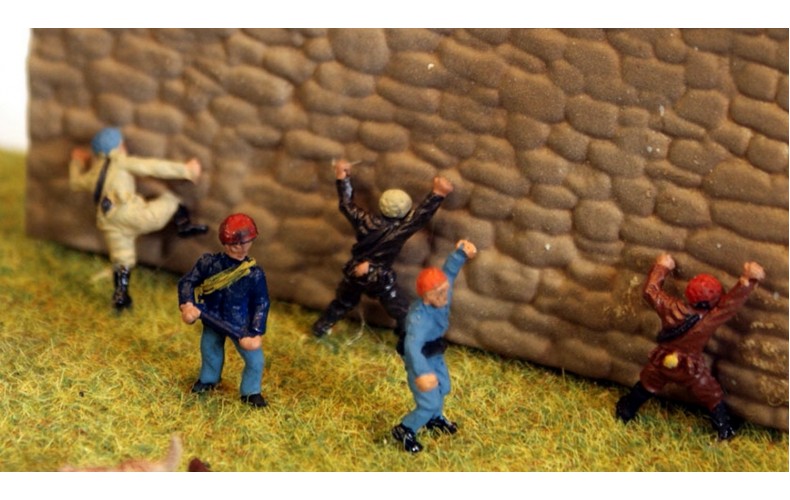 TT4 5 Rock Climbers 3mm UNPAINTED TT Scale