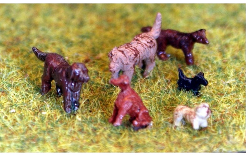 TT5 6 dogs 3mm UNPAINTED TT Scale