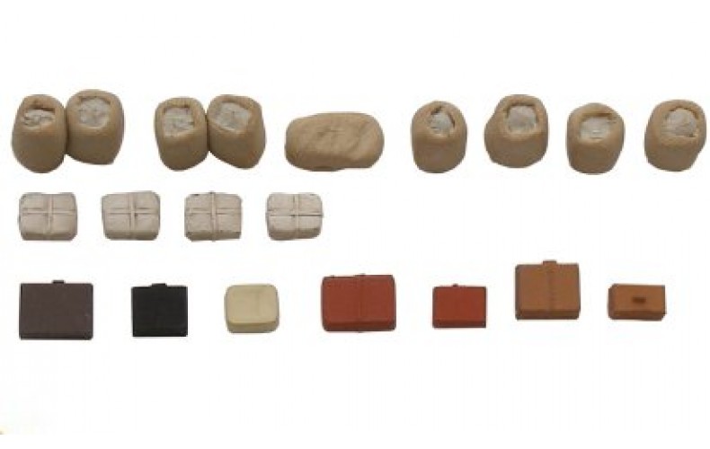 10273 Platform Accessories Bags and packets etc (OO/HO Scale 1/87th)